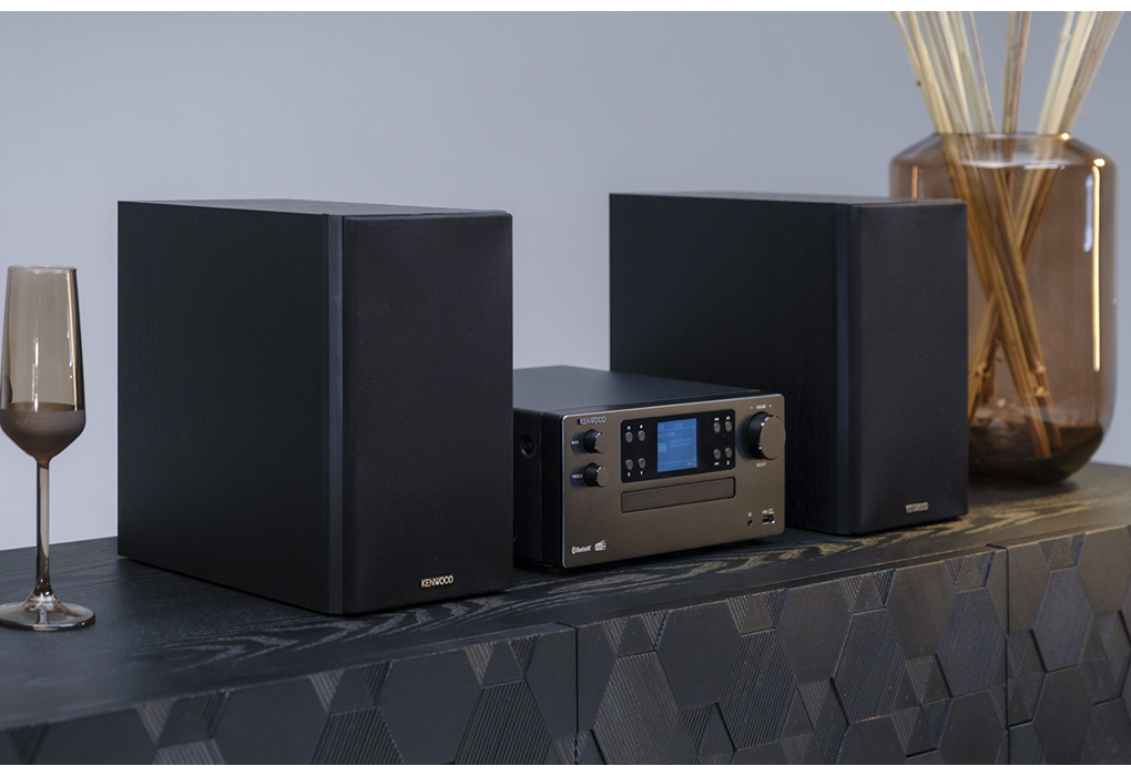 Audio Systems • M925DABB Features • KENWOOD Europe